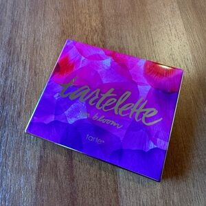 Tarte Tartelette In Bloom eyeshadow palette. NEVER USED!